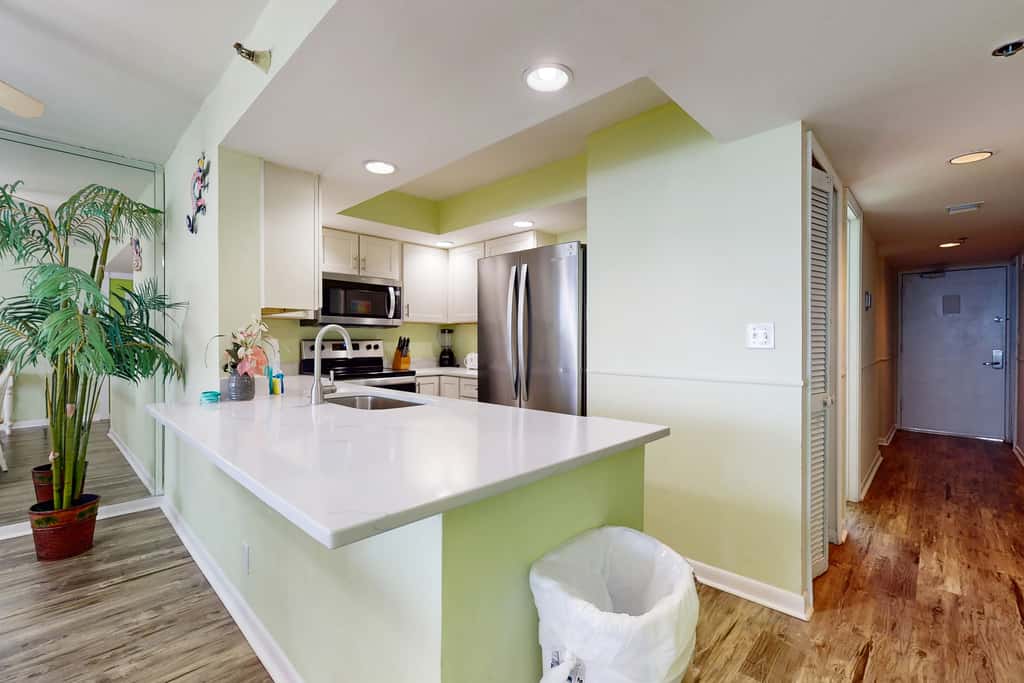 Top-Floor, Gulf-Front Condo with Balcony, Beach Access & Shared Pools, Hot Tub, Gym