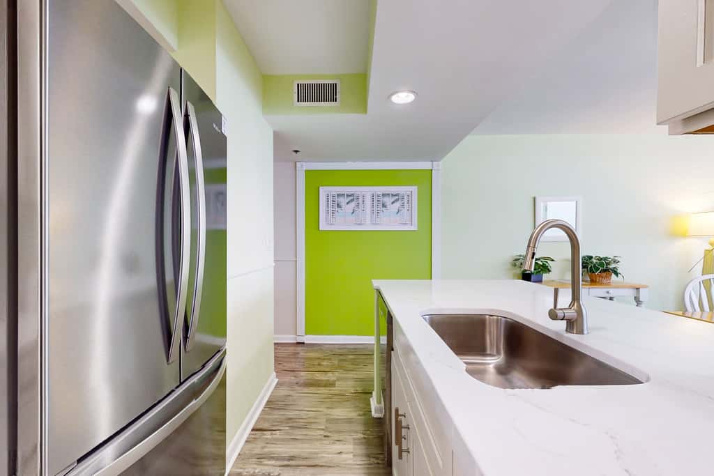 Top-Floor, Gulf-Front Condo with Balcony, Beach Access & Shared Pools, Hot Tub, Gym