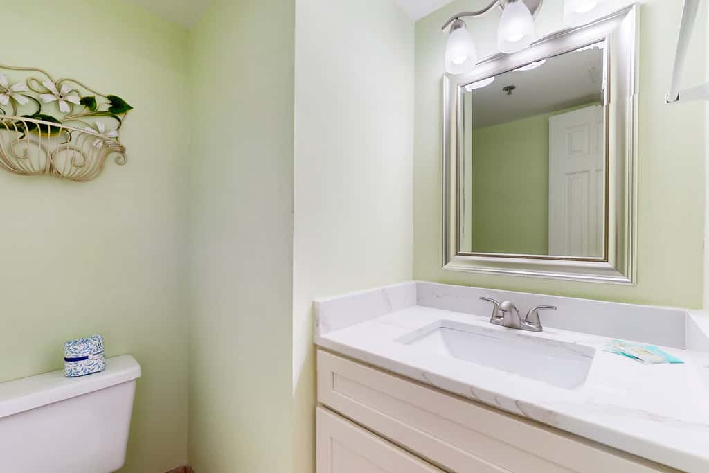 Top-Floor, Gulf-Front Condo with Balcony, Beach Access & Shared Pools, Hot Tub, Gym