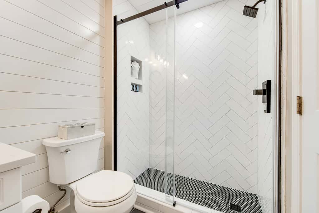 Cute condo just steps to the Gulf with community pools, & hot tub