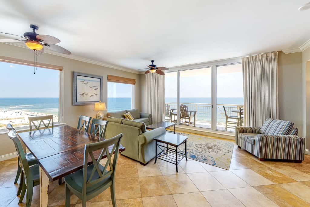 9th-floor open, bright condo with views - close to dining
