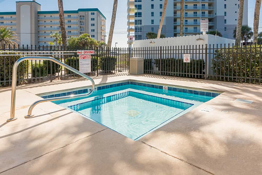 Snowbird-friendly condo near the ocean with patio, outdoor pool, & hot tub