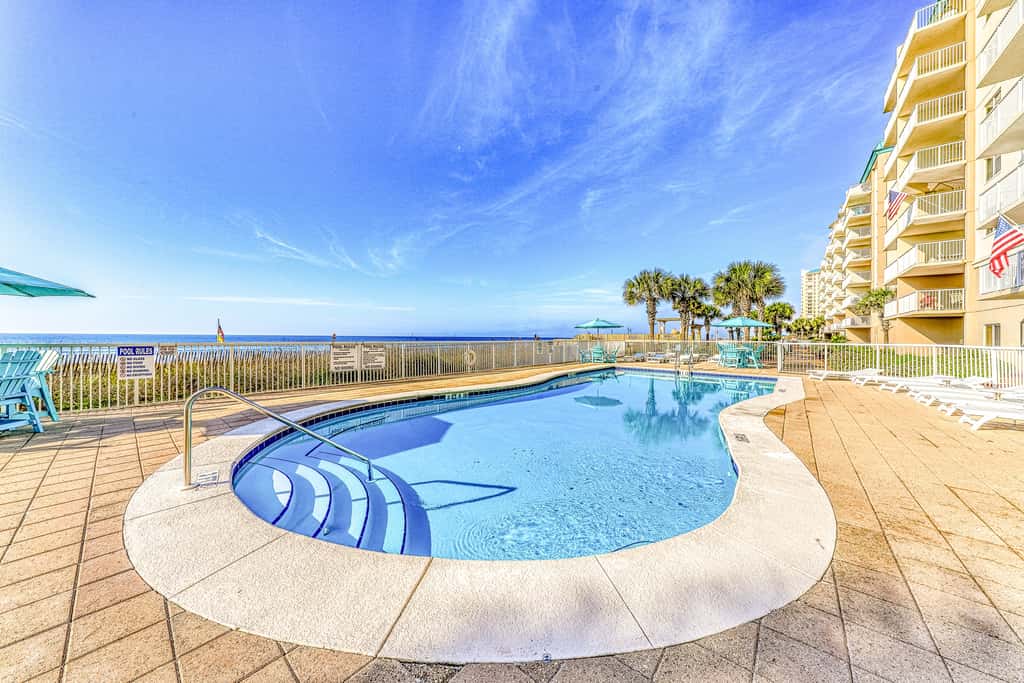 Gorgeous Oceanfront condo, Gulf-front balcony, pool, hot tub