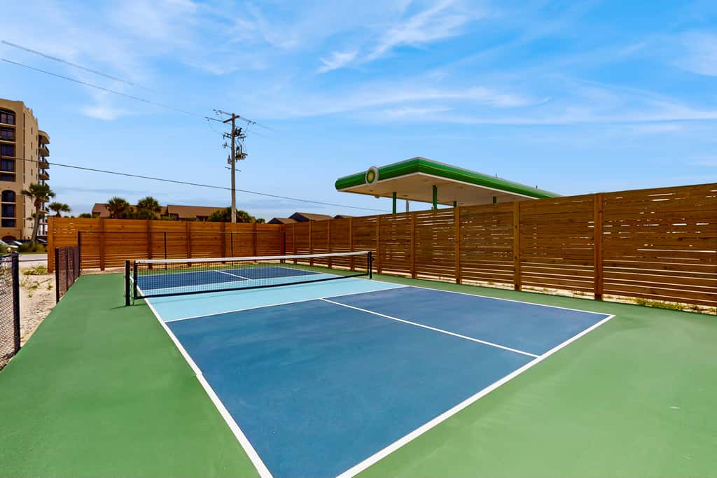 Nautical home in coastal community with shared pool, Wifi, Pet friendly