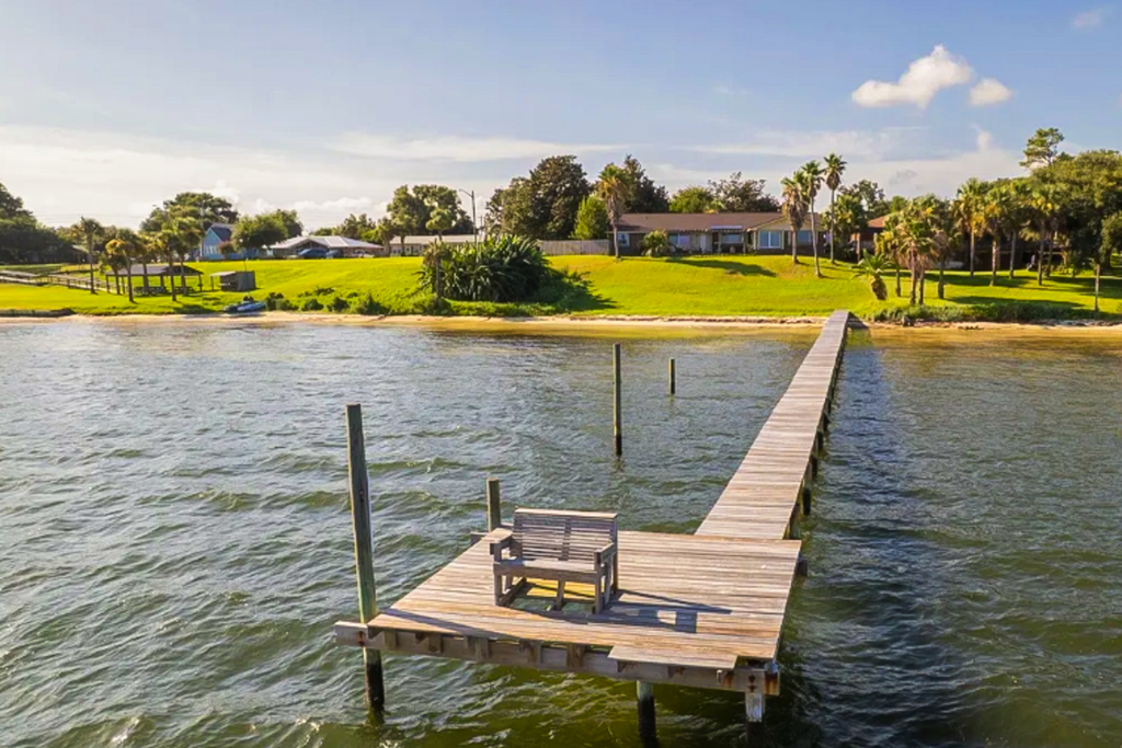 Waterfront Private Dock & Hot Tub, Pet Friendly HOME with Beach/Ocean views, Grill & Wifi