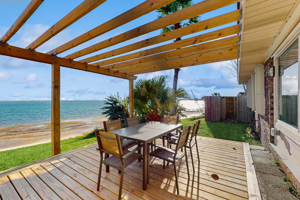 Waterfront Private Dock & Hot Tub, Pet Friendly HOME with Beach/Ocean views, Grill & Wifi