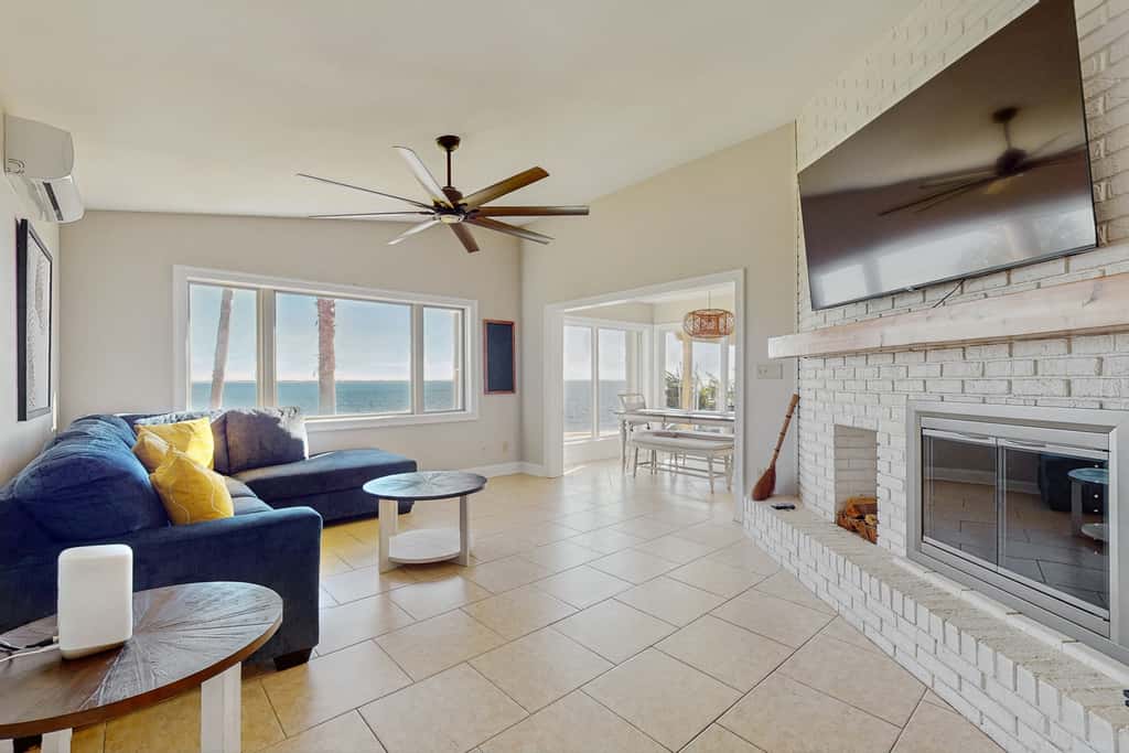 Waterfront Private Dock & Hot Tub, Pet Friendly HOME with Beach/Ocean views, Grill & Wifi