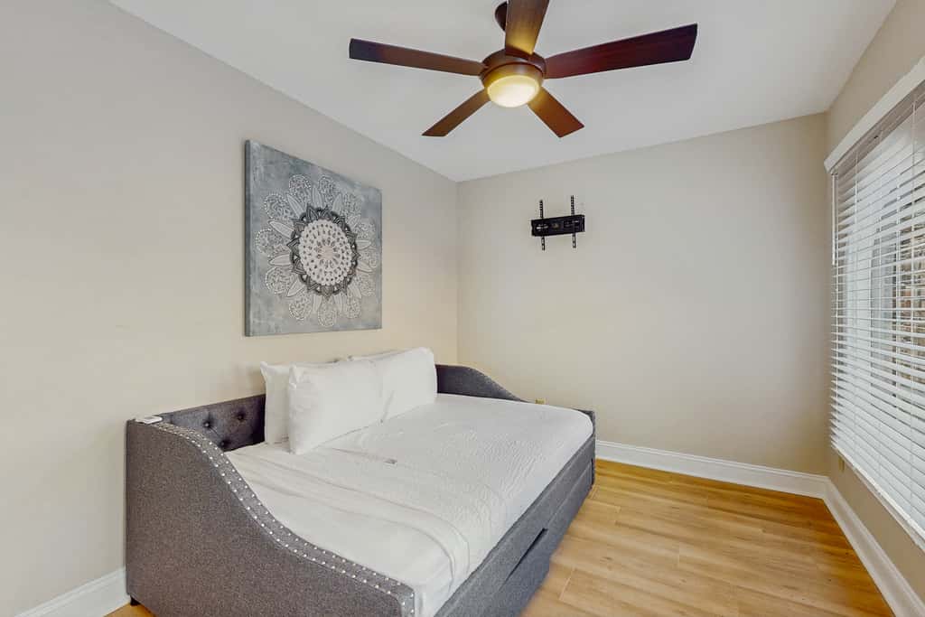 Waterfront Private Dock & Hot Tub, Pet Friendly HOME with Beach/Ocean views, Grill & Wifi
