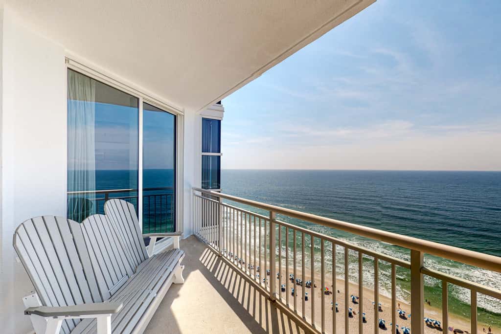 Oceanfront condo with pools, hot tub, tennis & gym - easy beach access