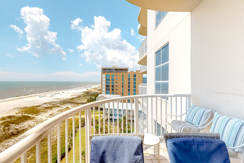 6th-floor updated Gulf-front retreat - near area attractions & restaurants