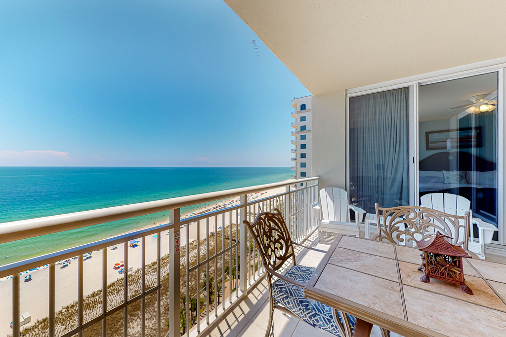 Gulf-view condo with amazing views, private balcony, pool & hot tub