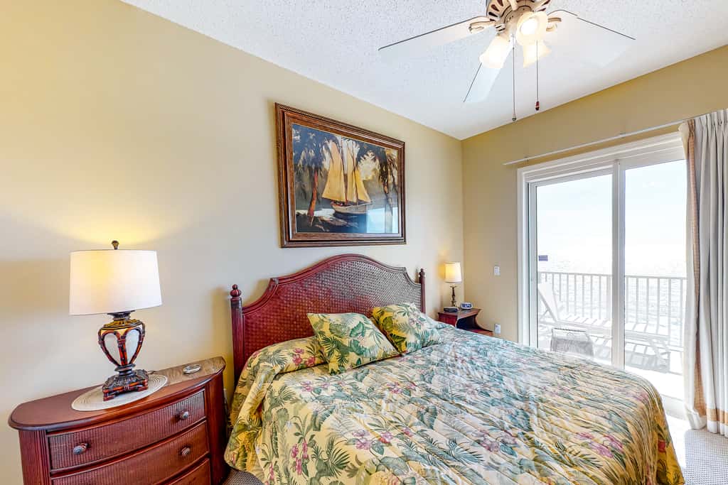 Inviting Gulf-front condo In Perdido Key with waterfront pool, hot tub and oceanfront balcony
