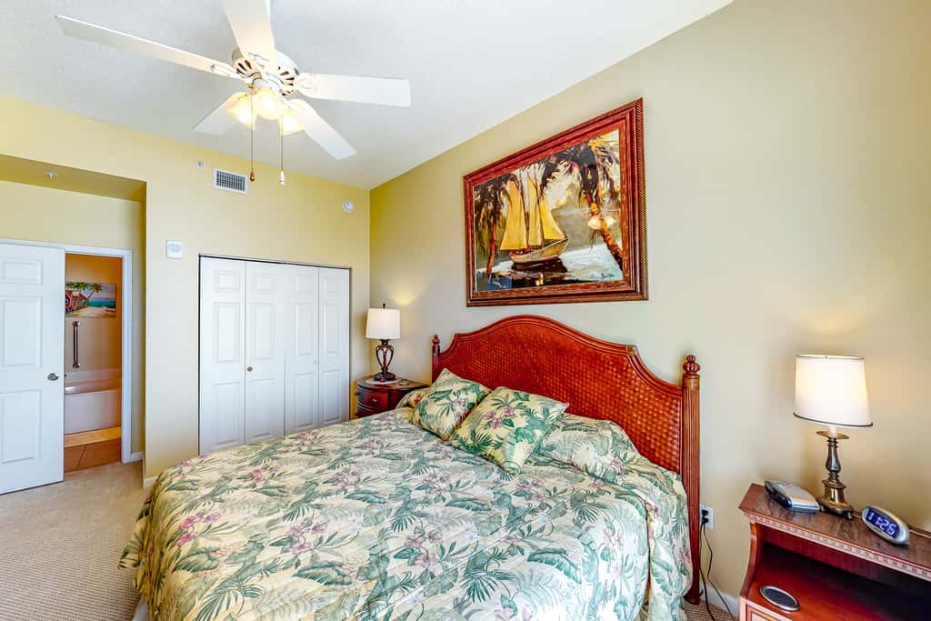 Inviting Gulf-front condo In Perdido Key with waterfront pool, hot tub and oceanfront balcony