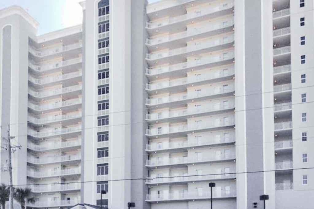 Inviting Gulf-front condo In Perdido Key with waterfront pool, hot tub and oceanfront balcony