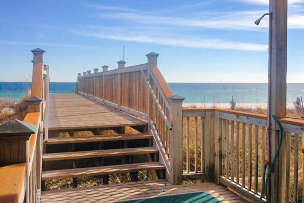 Inviting Gulf-front condo In Perdido Key with waterfront pool, hot tub and oceanfront balcony