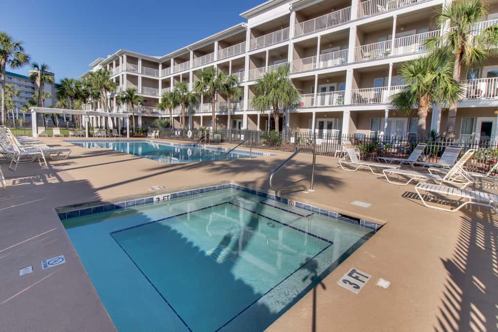 Cozy, top-floor beachfront condo with pool, pool spa, & beach access