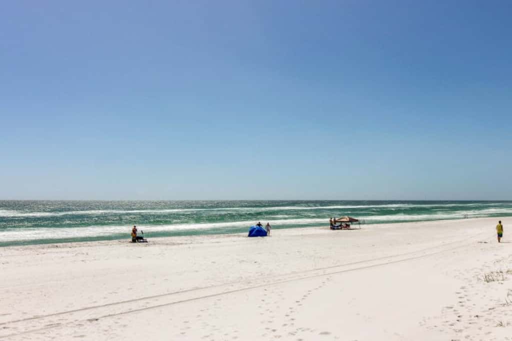 Cozy, top-floor beachfront condo with pool, pool spa, & beach access