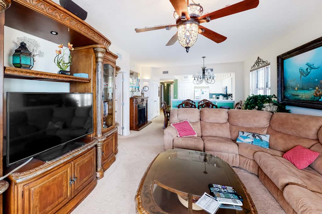 Inviting Gulf-front condo In Perdido Key with waterfront pool/hot tub and oceanfront balcony