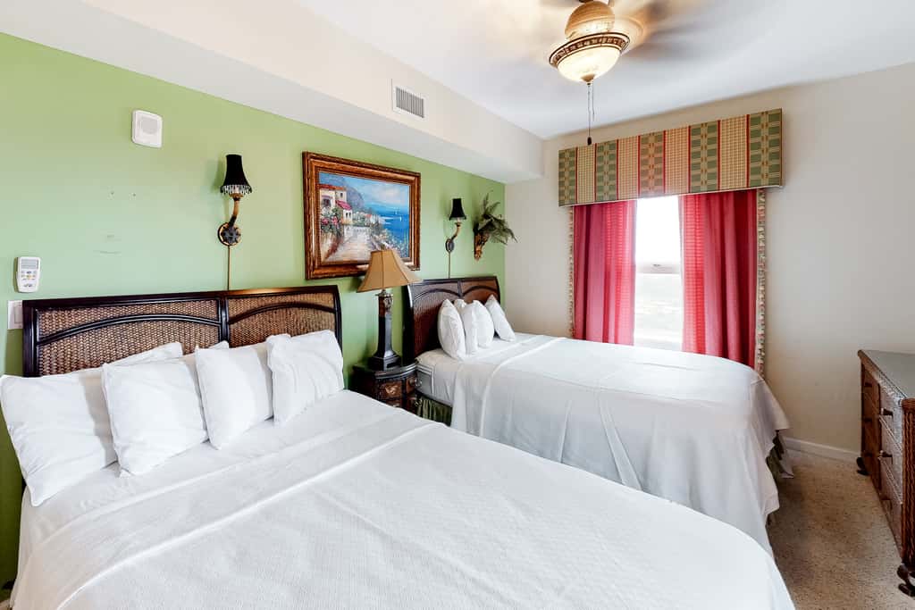 Inviting Gulf-front condo In Perdido Key with waterfront pool/hot tub and oceanfront balcony
