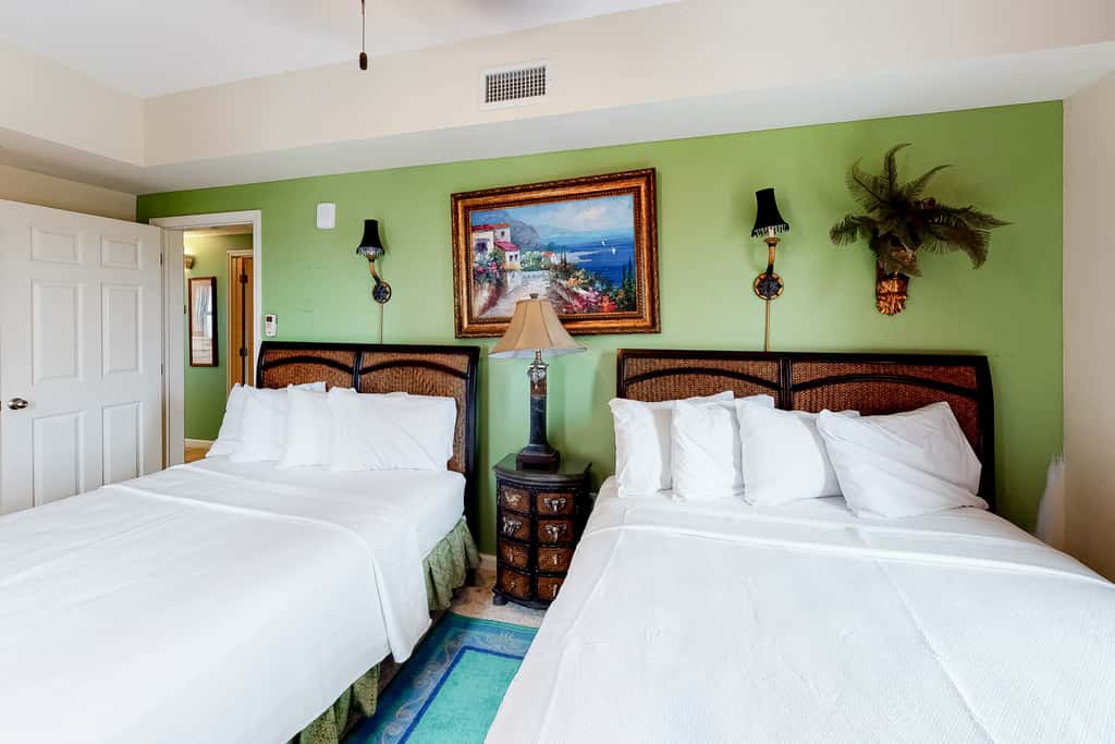 Inviting Gulf-front condo In Perdido Key with waterfront pool/hot tub and oceanfront balcony
