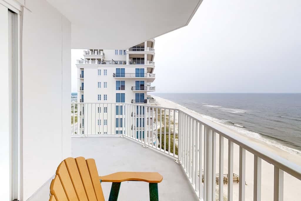 Inviting Gulf-front condo In Perdido Key with waterfront pool/hot tub and oceanfront balcony