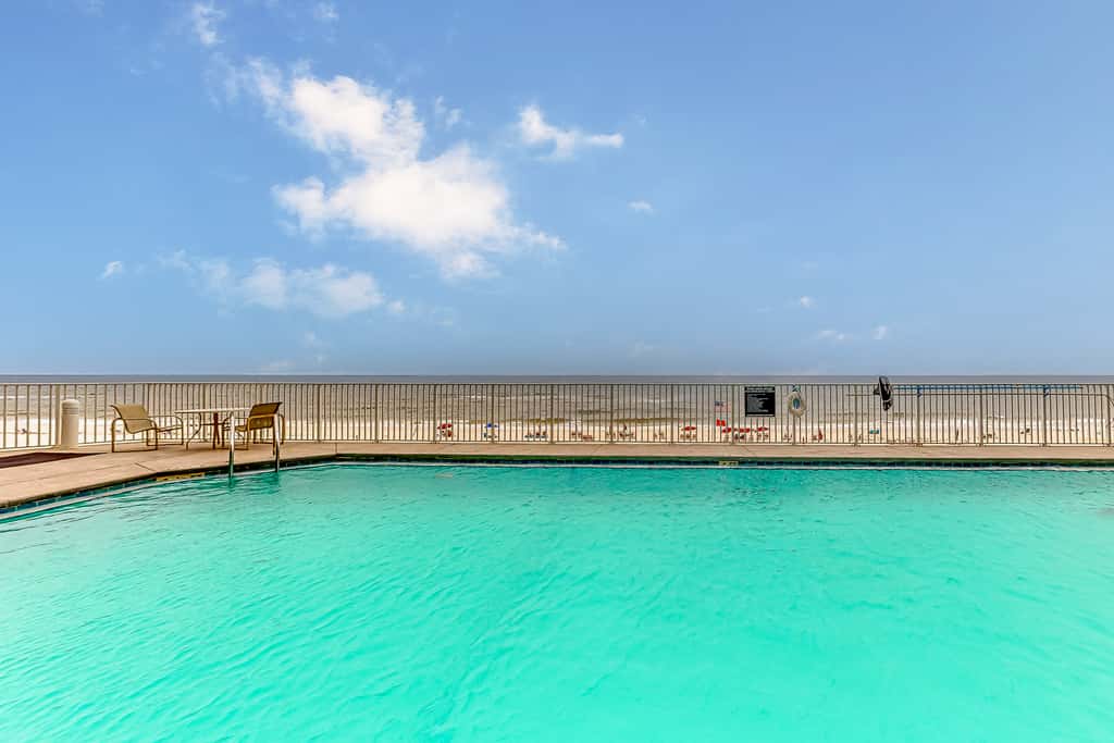 Inviting Gulf-front condo In Perdido Key with waterfront pool/hot tub and oceanfront balcony