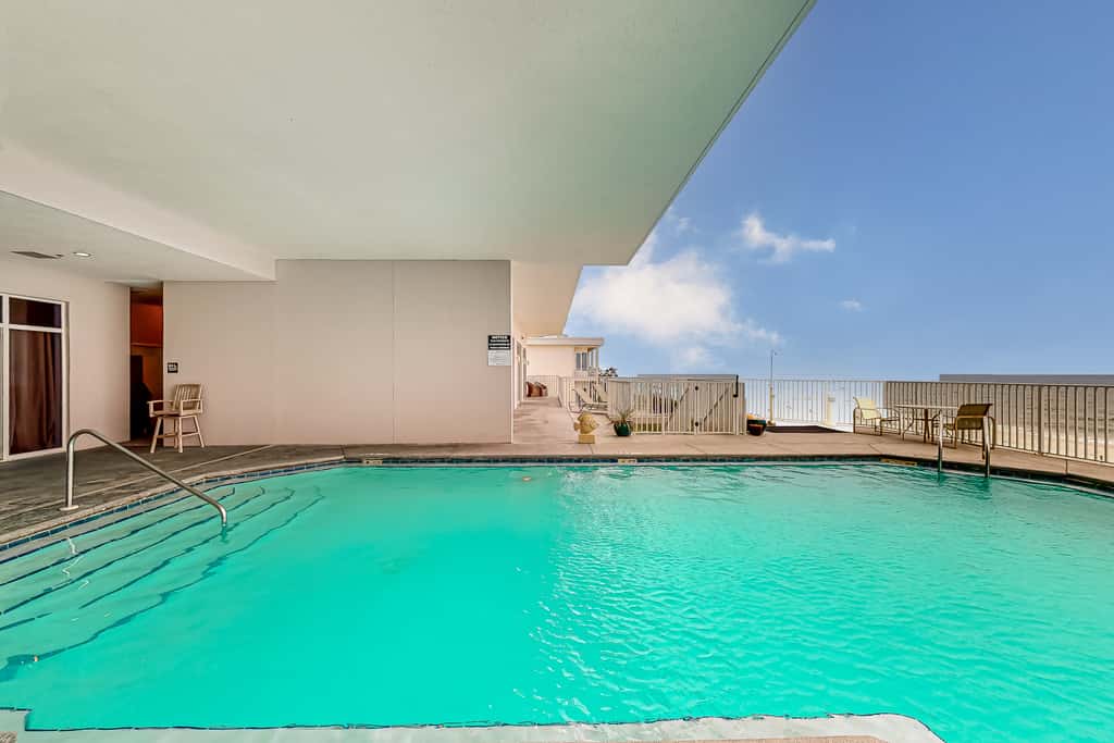 Inviting Gulf-front condo In Perdido Key with waterfront pool/hot tub and oceanfront balcony