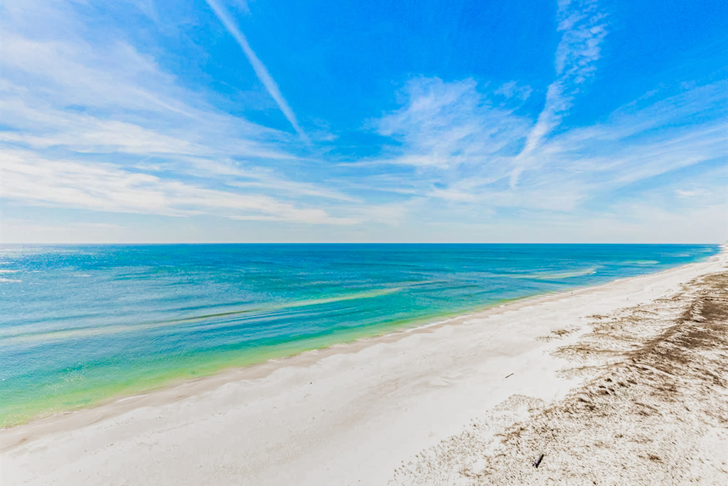 Inviting Gulf-front condo In Perdido Key with waterfront pool/hot tub and oceanfront balcony