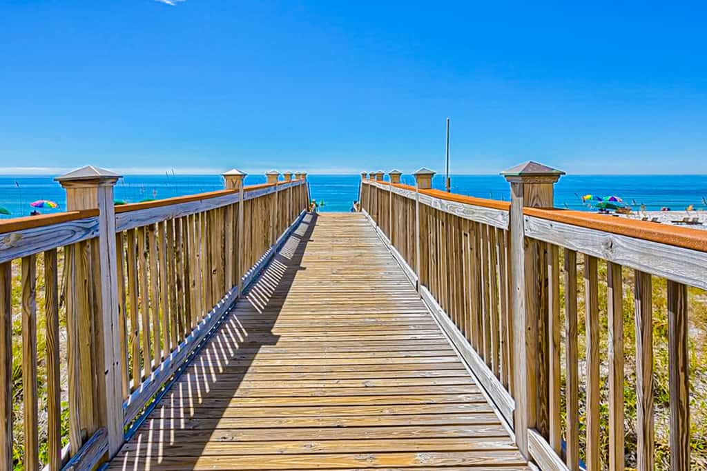 Inviting Gulf-front condo In Perdido Key with waterfront pool/hot tub and oceanfront balcony