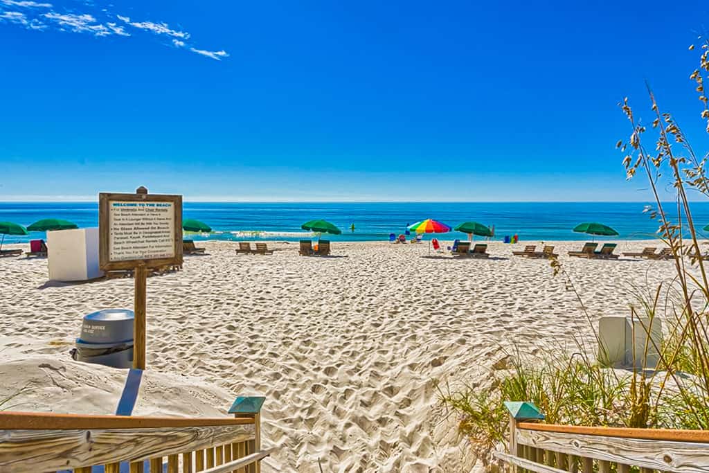 Inviting Gulf-front condo In Perdido Key with waterfront pool/hot tub and oceanfront balcony