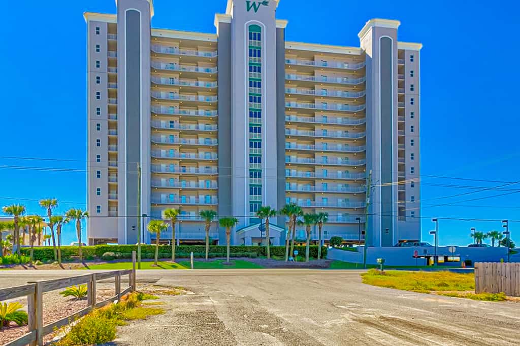 Inviting Gulf-front condo In Perdido Key with waterfront pool/hot tub and oceanfront balcony