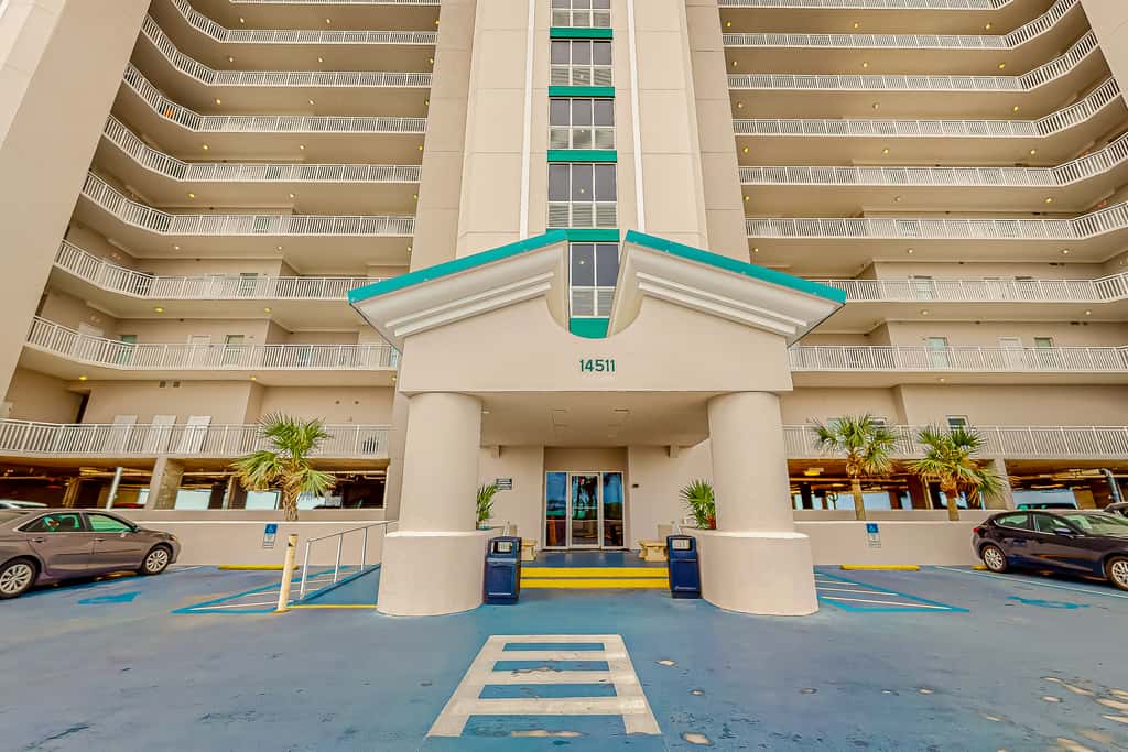 Inviting Gulf-front condo In Perdido Key with waterfront pool/hot tub and oceanfront balcony