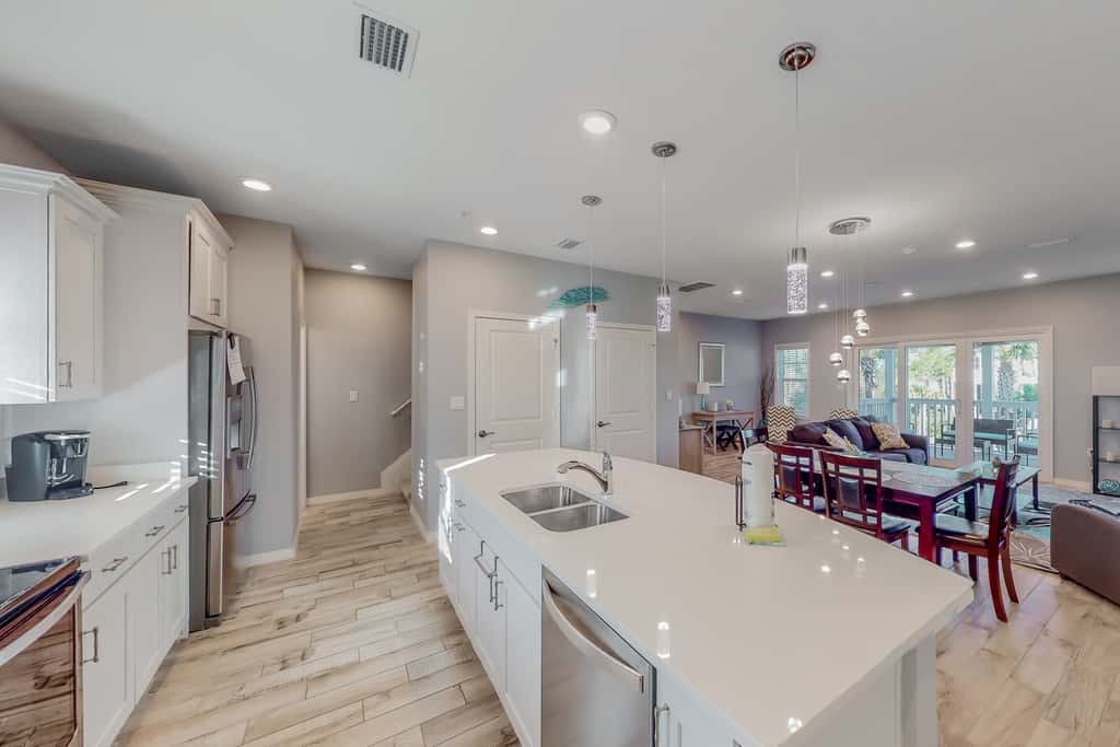 Pretty townhome with pools & hot tub - less than half-mile to beach