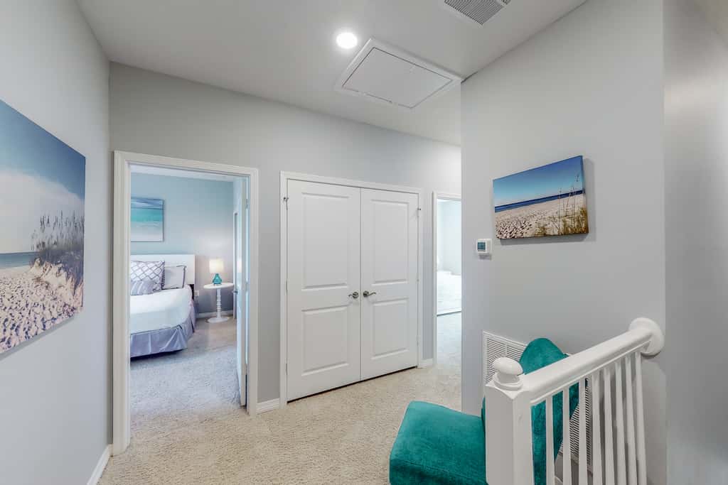 Pretty townhome with pools & hot tub - less than half-mile to beach