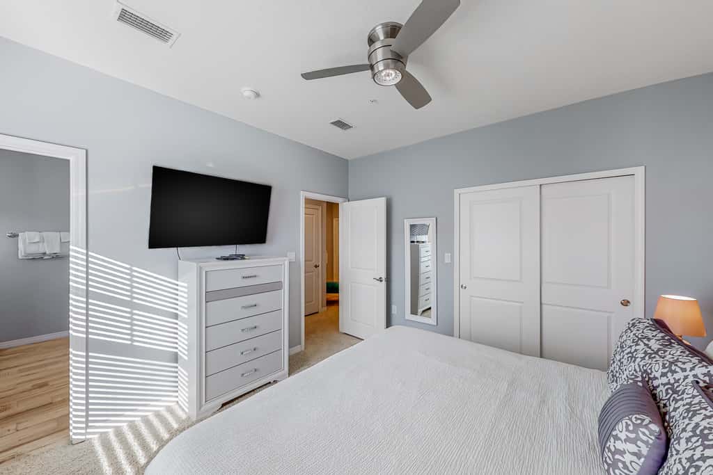 Pretty townhome with pools & hot tub - less than half-mile to beach