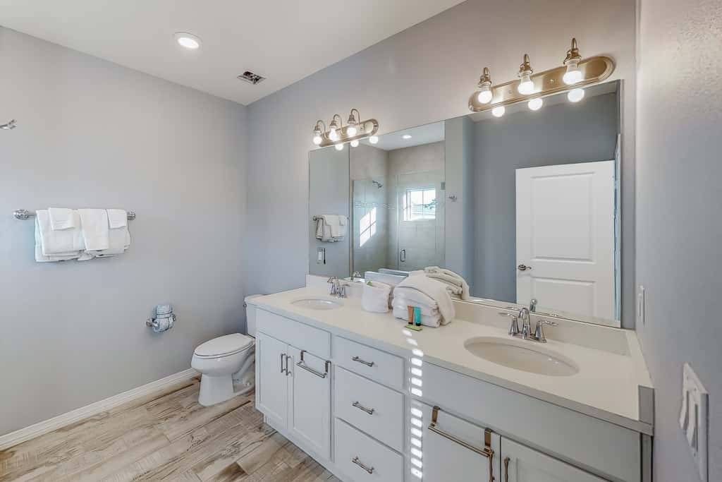 Pretty townhome with pools & hot tub - less than half-mile to beach