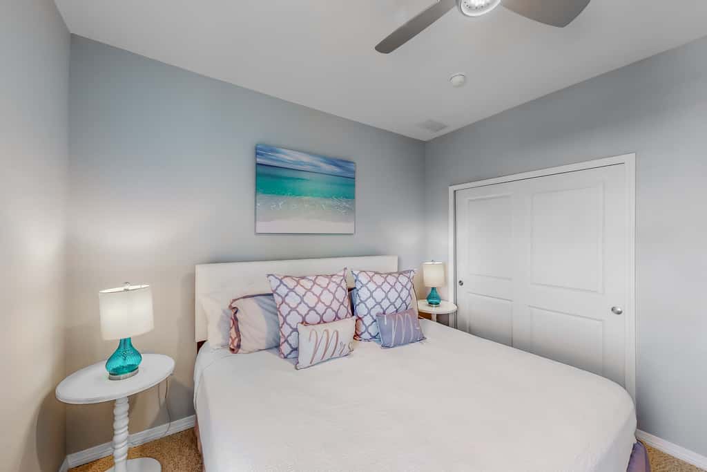Pretty townhome with pools & hot tub - less than half-mile to beach