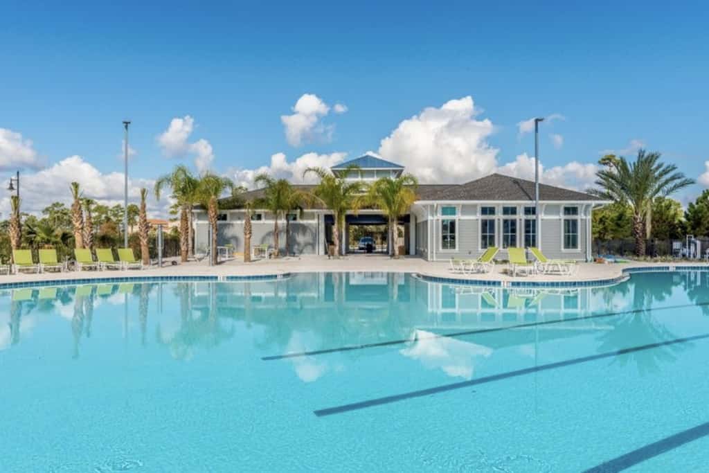 Pretty townhome with pools & hot tub - less than half-mile to beach
