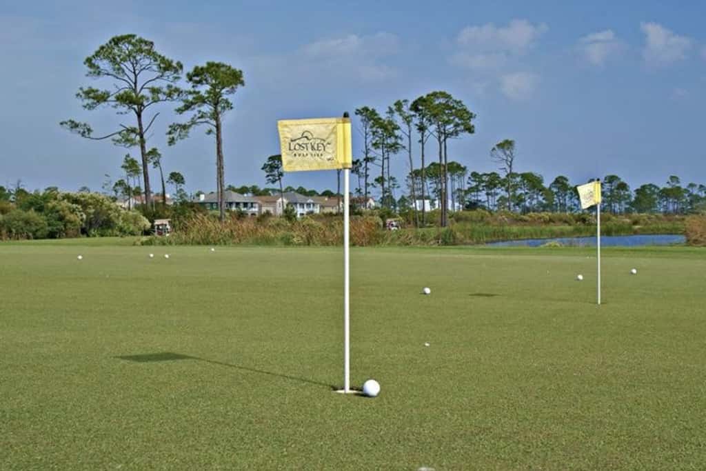 Pretty townhome with pools & hot tub - less than half-mile to beach