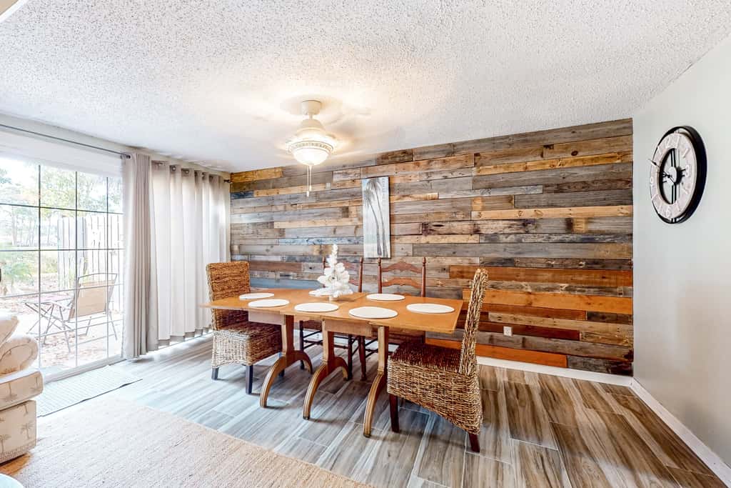 Dog friendly coastal townhome with golf course views, patios, and washer, dryer