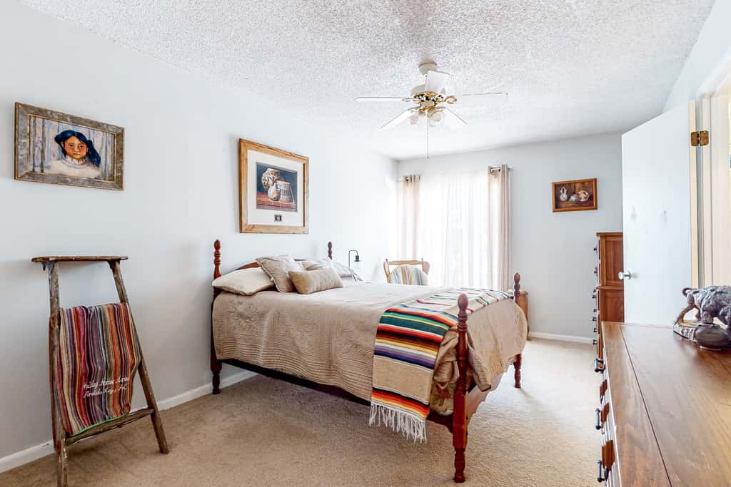 Dog friendly coastal townhome with golf course views, patios, and washer, dryer