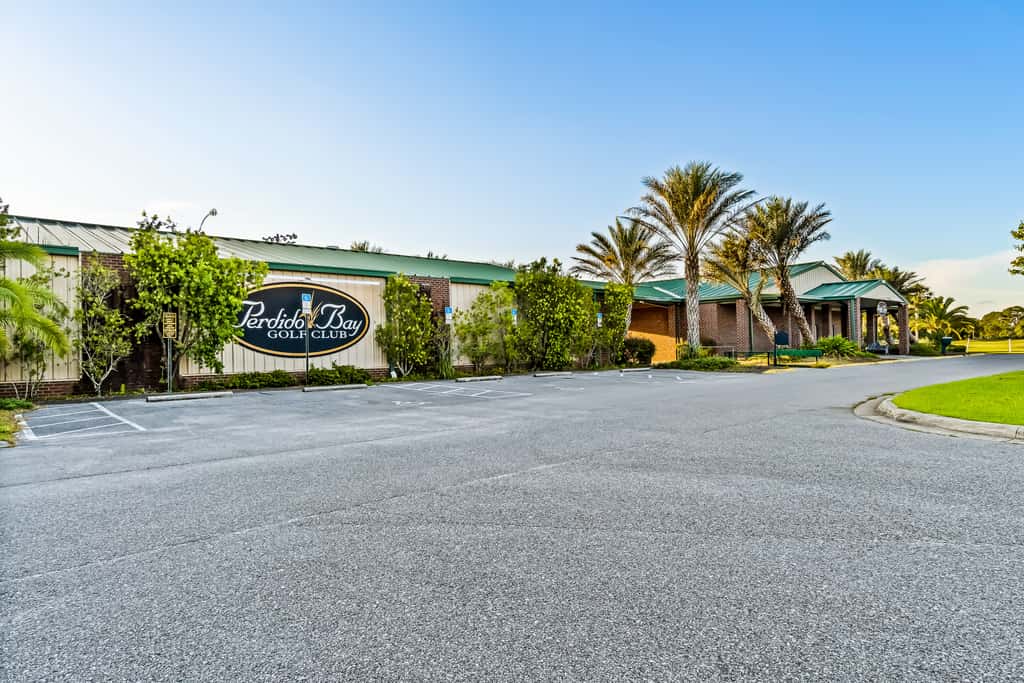 Dog friendly coastal townhome with golf course views, patios, and washer, dryer