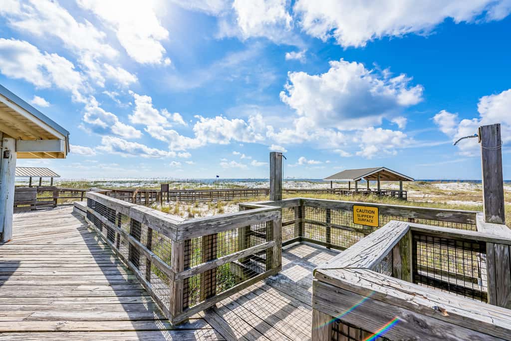 Dog friendly coastal townhome with golf course views, patios, and washer, dryer