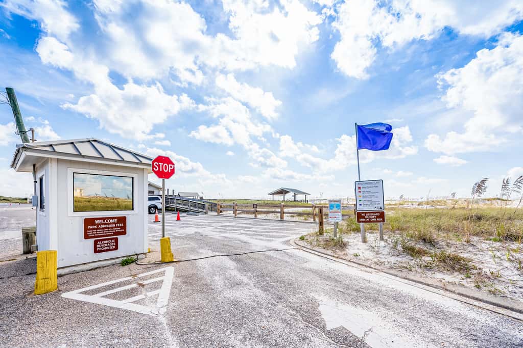 Dog friendly coastal townhome with golf course views, patios, and washer, dryer