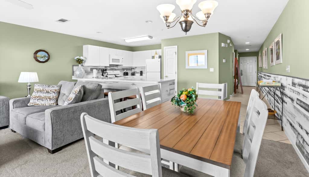 Fourth-floor, ocean-view condo with pool, high-speed WiFi, beach access & W&D