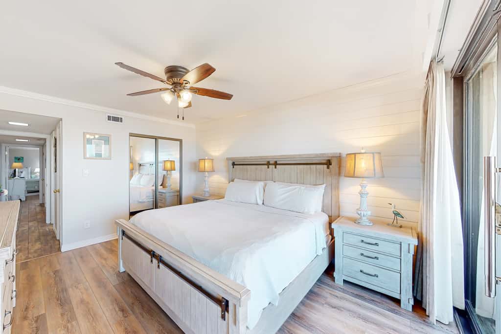 Oceanfront gem with pool, gym, hot tub, AC, W&D & beach-view balcony