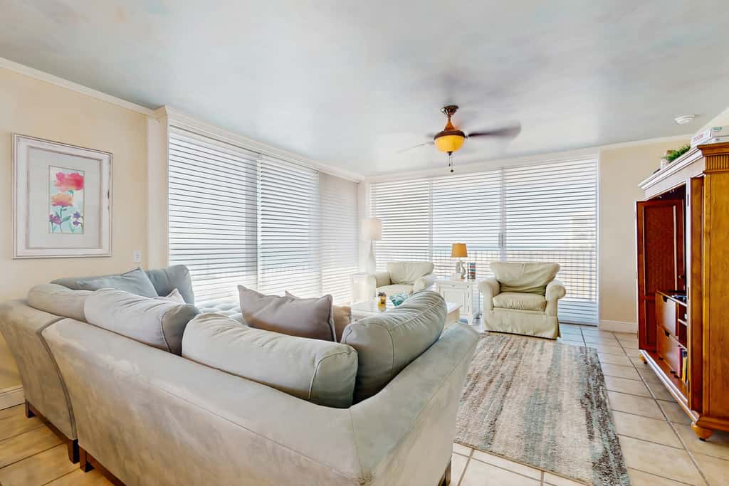 Spacious beachfront condo with full kitchen, shared pool and beach access