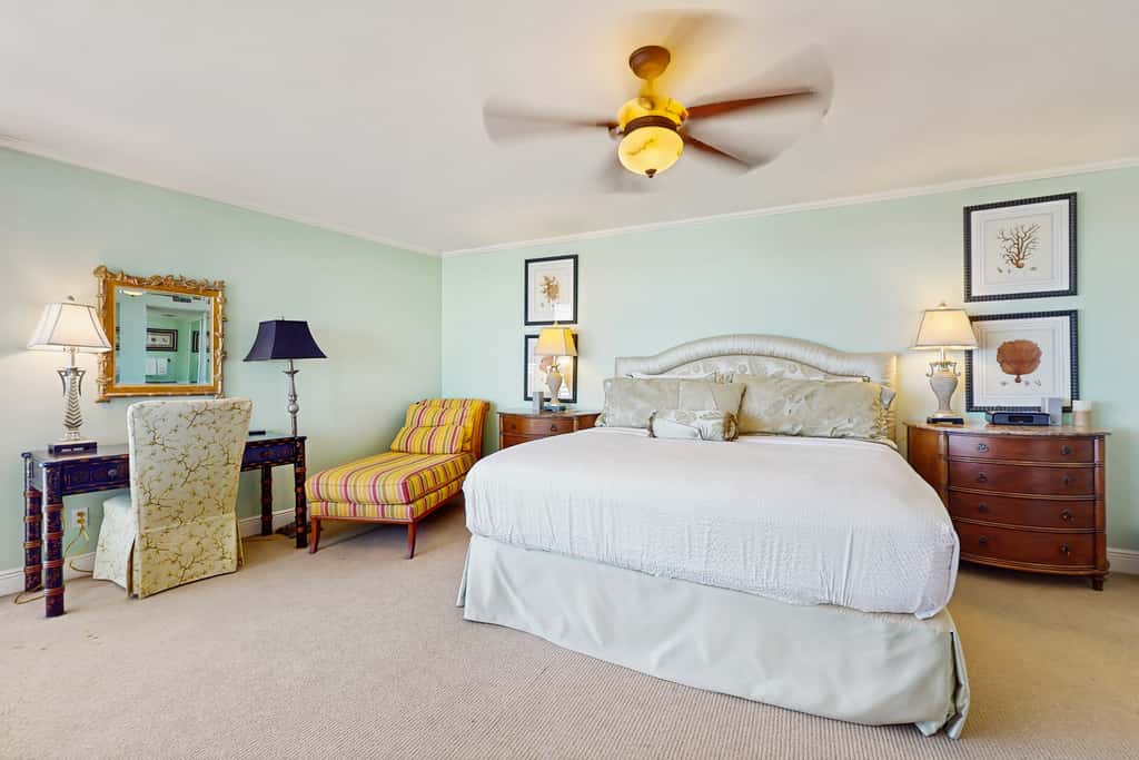 Spacious beachfront condo with full kitchen, shared pool and beach access