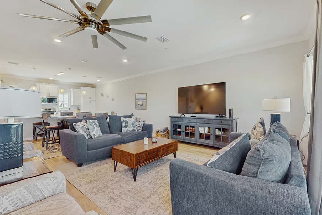 Airy townhouse with pool, hot tub, central AC, & washerdryer - dog-friendly
