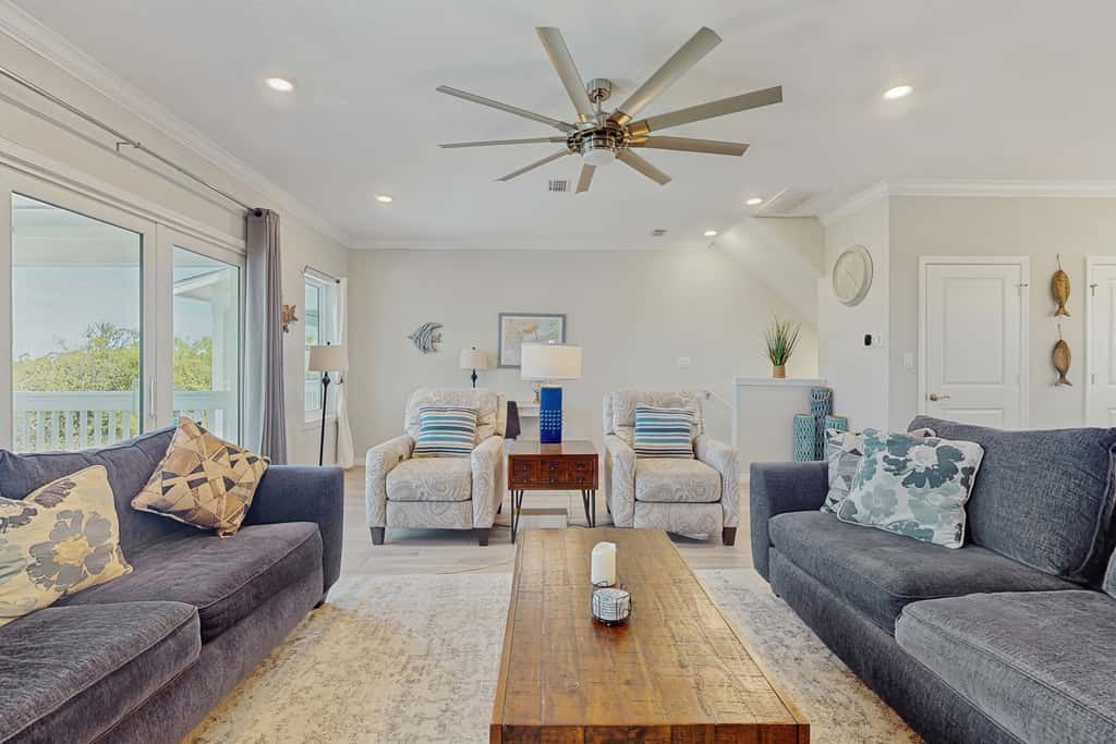 Airy townhouse with pool, hot tub, central AC, & washerdryer - dog-friendly